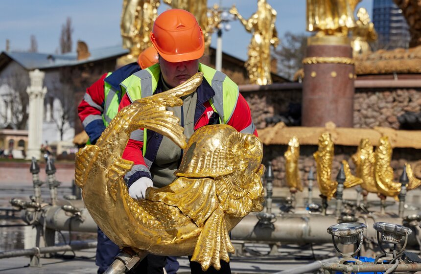 Фонтан "Дружба народов" промыли на ВДНХ 3 фото