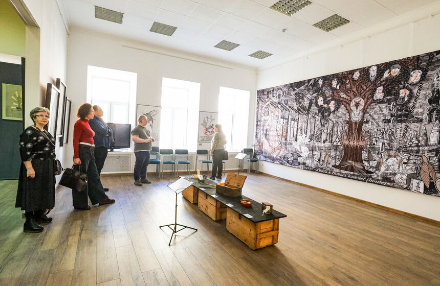 Выставка работ Василия Чекашова "Все круги АРТа" стартовала в Москве 11 фото