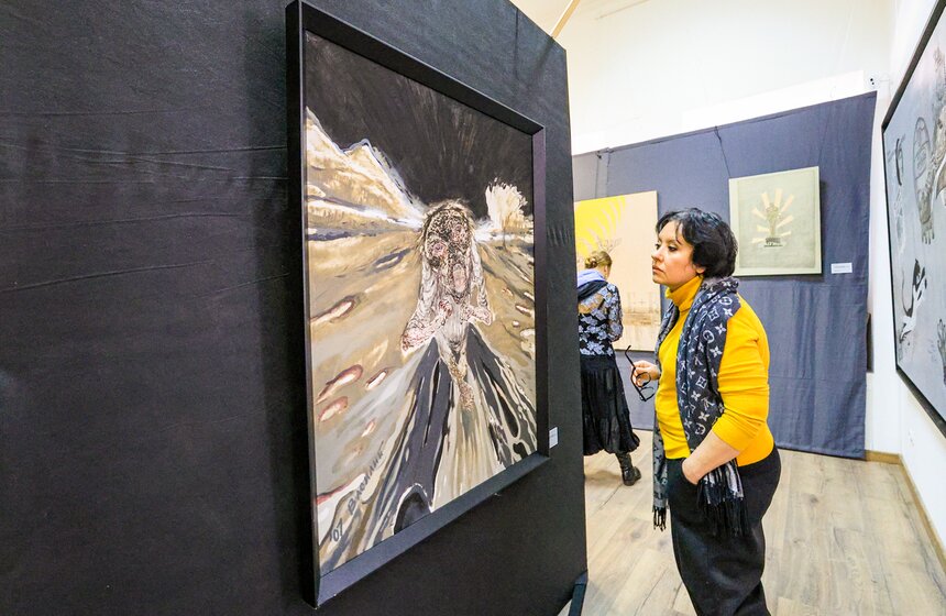 Выставка работ Василия Чекашова "Все круги АРТа" стартовала в Москве 12 фото