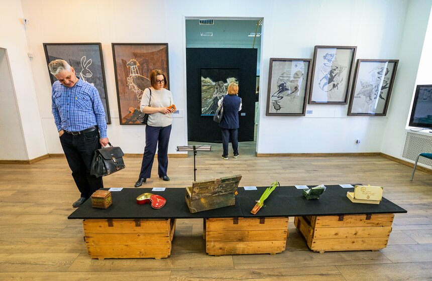 Выставка работ Василия Чекашова "Все круги АРТа" стартовала в Москве 17 фото