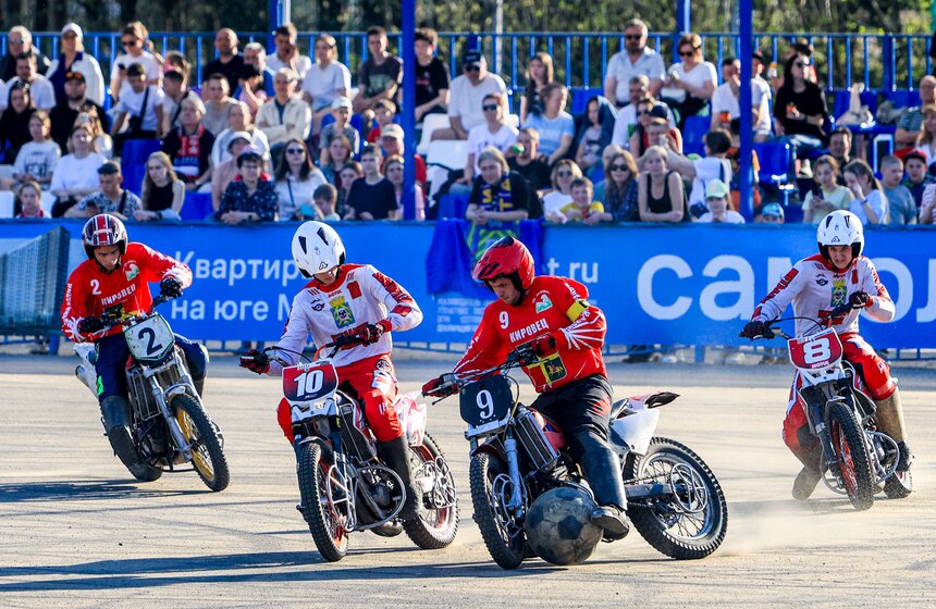 Чемпионат России по мотоболу стартовал на стадионе "Металлург" 13 фото