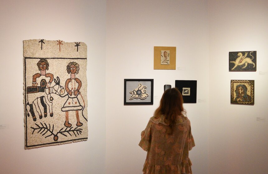 В столице открылась выставка "Звери и мифы: от античных мозаик к московским изразцам" 11 фото