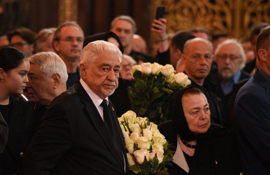 Прощание с Зурабом Церетели проходит в храме Христа Спасителя 23 апреля 15 фото