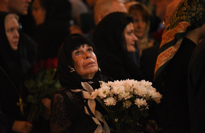 Прощание с Зурабом Церетели проходит в храме Христа Спасителя 23 апреля 29 фото