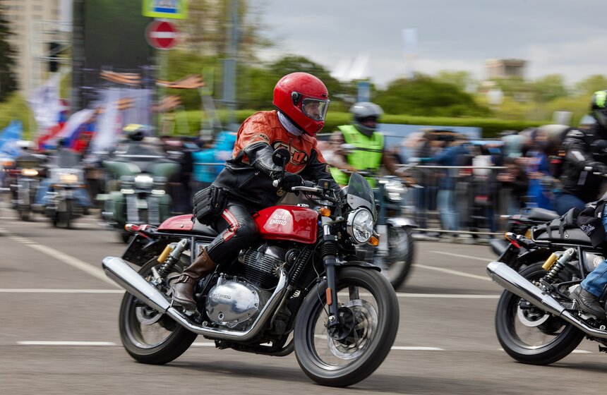 На Воробьевых горах прошел Московский мотофестиваль 20 фото