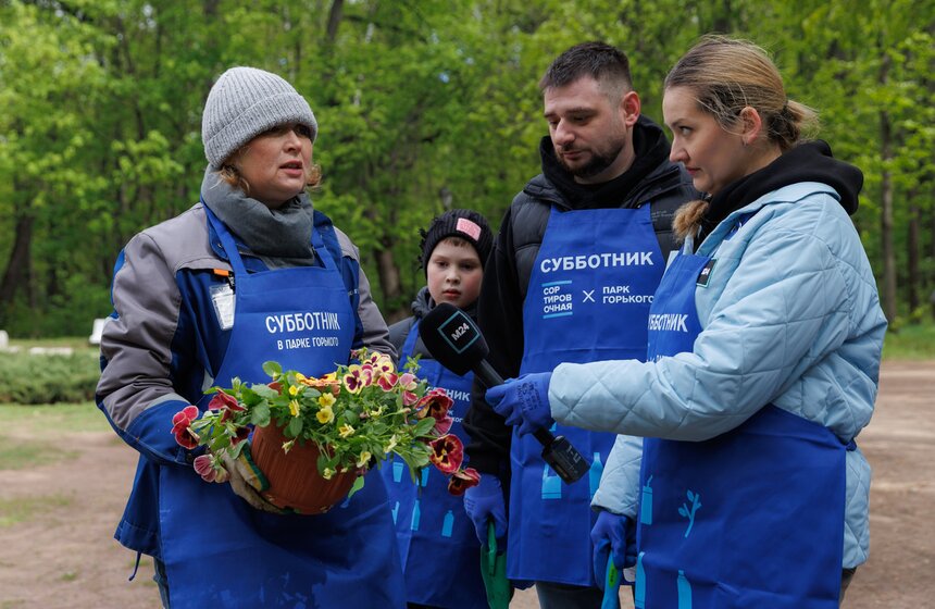 Проект "Сортировочная" и Парк Горького провели экосубботник в Нескучном саду 19 фото