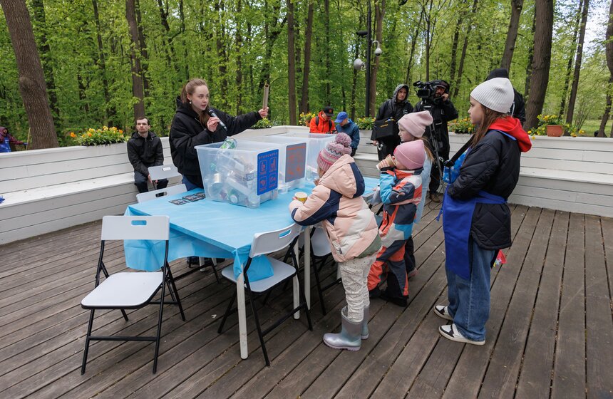 Проект "Сортировочная" и Парк Горького провели экосубботник в Нескучном саду 43 фото