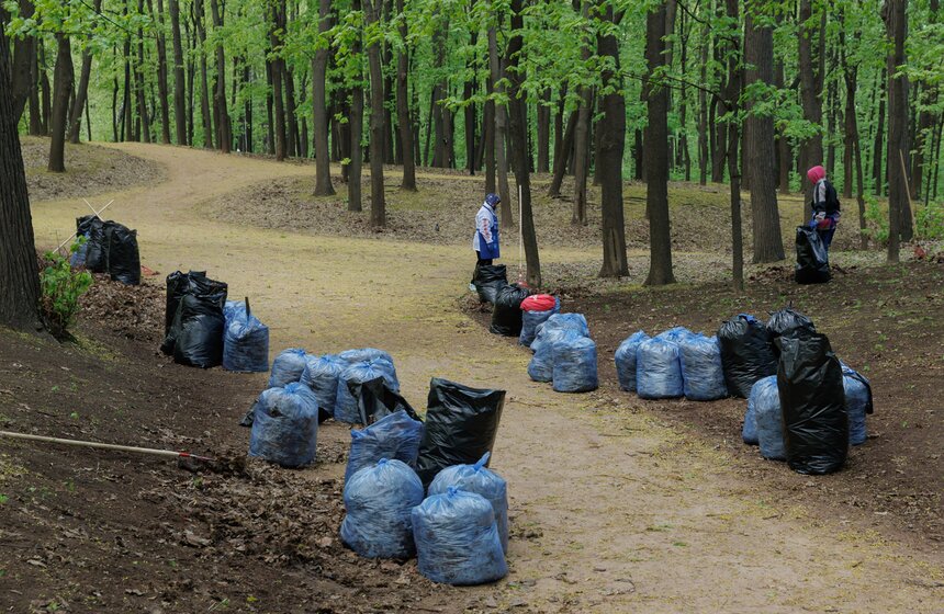 Проект "Сортировочная" и Парк Горького провели экосубботник в Нескучном саду 25 фото