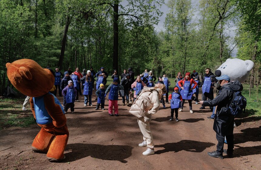 Проект "Сортировочная" и Парк Горького провели экосубботник в Нескучном саду 17 фото