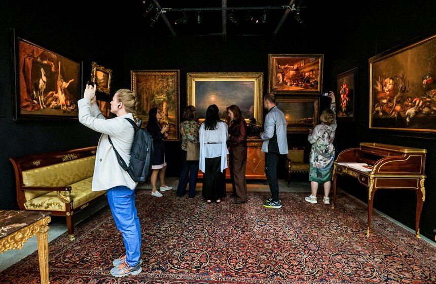 Ярмарка "Арт Москва" открылась в Гостином Дворе 23 фото