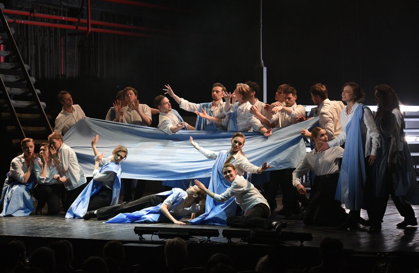 Театр имени Гоголя отметил 100-летие спектаклем-концертом 27 фото