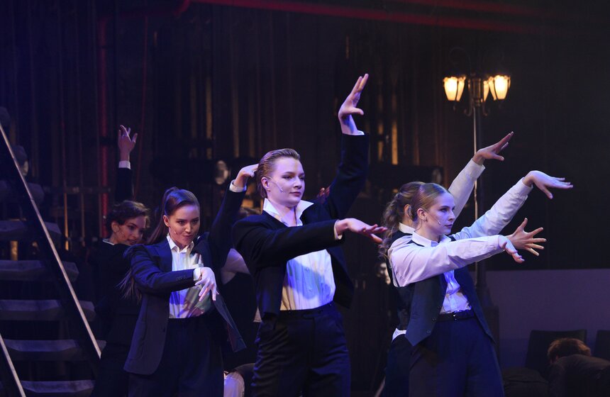 Театр имени Гоголя отметил 100-летие спектаклем-концертом 14 фото