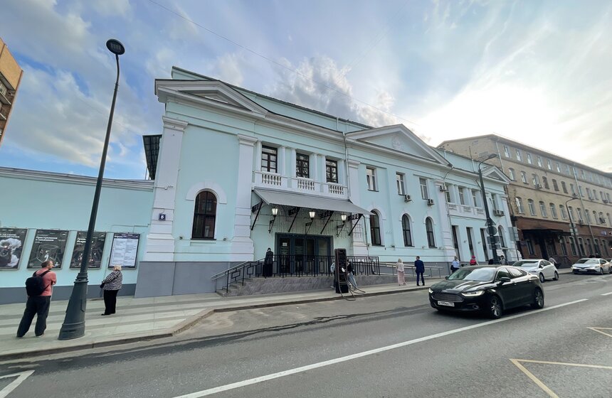 Театр имени Гоголя отметил 100-летие спектаклем-концертом 1 фото