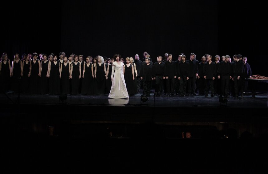 В театре "Новая Опера" представили кантату "Кармина Бурана" 17 фото
