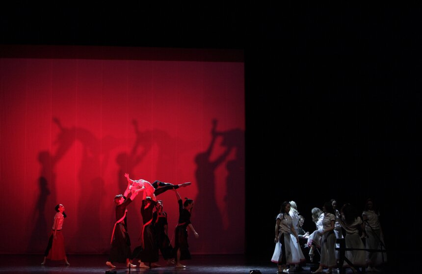 В театре "Новая Опера" представили кантату "Кармина Бурана" 15 фото