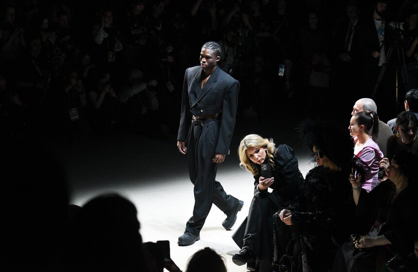 Дом моды Вячеслава Зайцева представил авангардную ретроспективу на Московской неделе моды 21 фото
