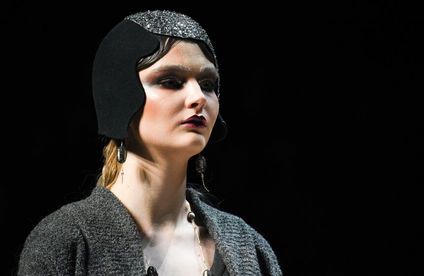 Дом моды Вячеслава Зайцева представил авангардную ретроспективу на Московской неделе моды 38 фото