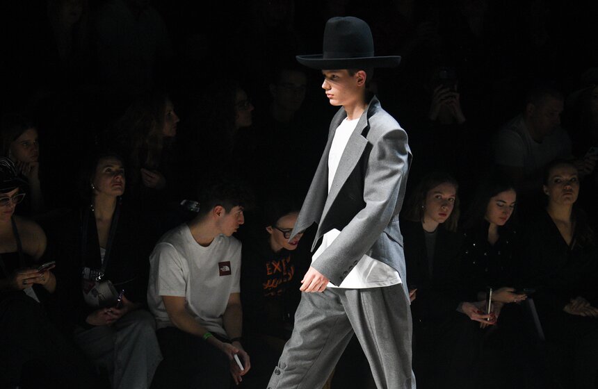 Дом моды Вячеслава Зайцева представил авангардную ретроспективу на Московской неделе моды 28 фото