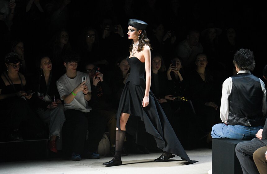 Дом моды Вячеслава Зайцева представил авангардную ретроспективу на Московской неделе моды 25 фото