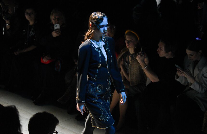 Дом моды Вячеслава Зайцева представил авангардную ретроспективу на Московской неделе моды 26 фото