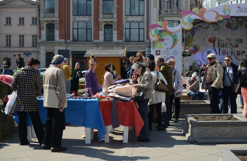 В день светлой Пасхи прошел праздник "Стол Мира" 13 фото