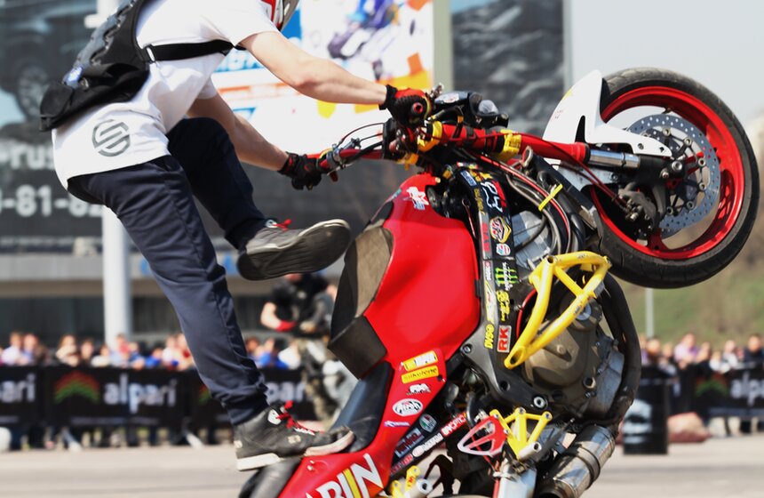 В "Крокус Экспо" прошла выставка "Московское тюнинг шоу 2014" 15 фото