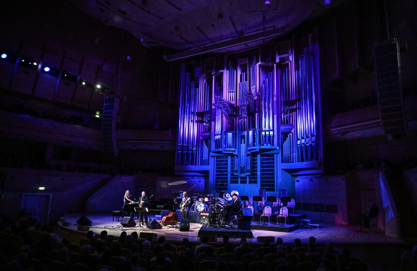 Американские звезды и трио Бутмана выступили на фестивале "Триумф джаза" 15 фото