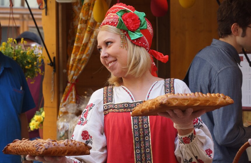 Сергей Собянин и патриарх Кирилл посетили пасхальную ярмарку 13 фото