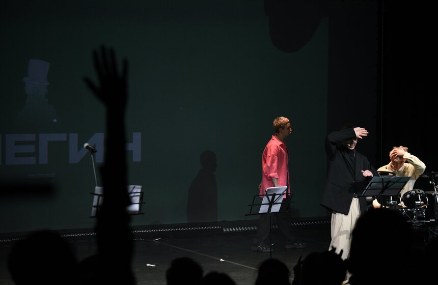 Двенадцатичасовой театральный марафон прошел в "Новом Манеже" 20 фото