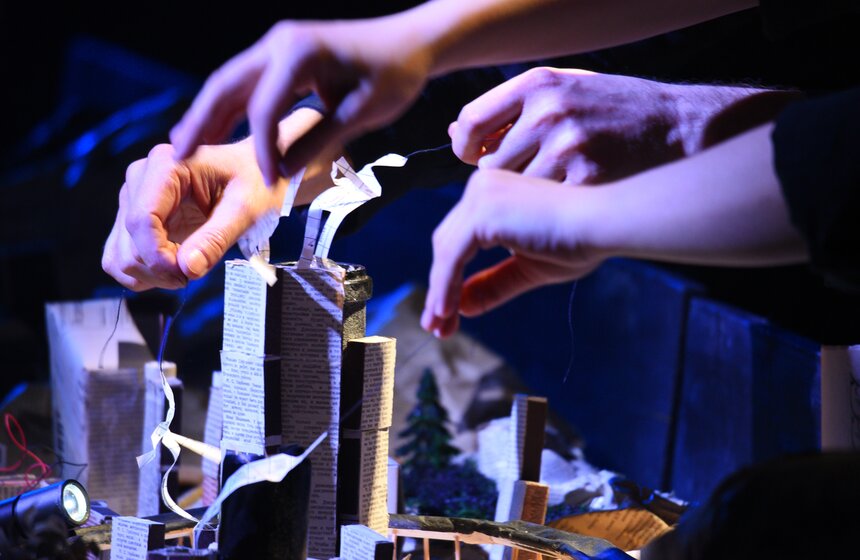 Двенадцатичасовой театральный марафон прошел в "Новом Манеже" 15 фото