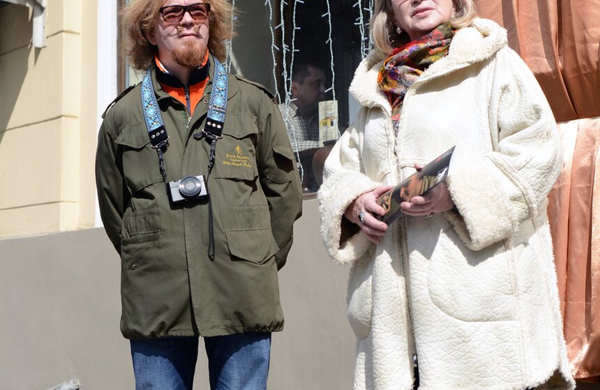 Столичные здания начали украшать картинами русских живописцев 17 фото