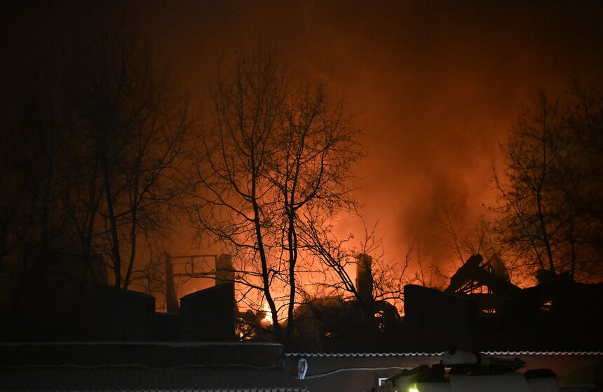 Пожар потушили в здании столичного Института вычислительной техники 8 фото