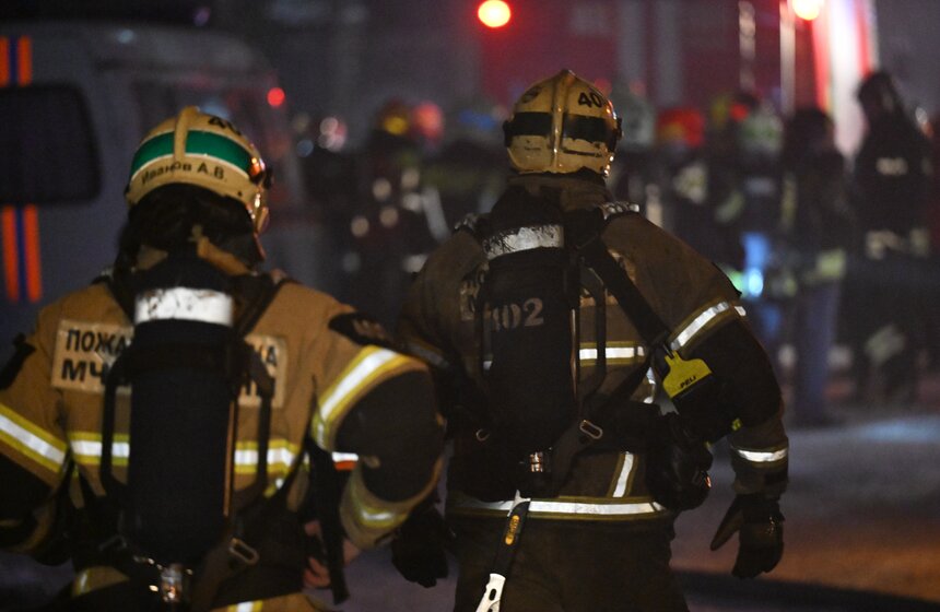 Пожар потушили в здании столичного Института вычислительной техники 7 фото