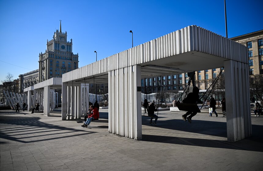 Теплая и солнечная погода пришла в Москву в конце зимы 5 фото
