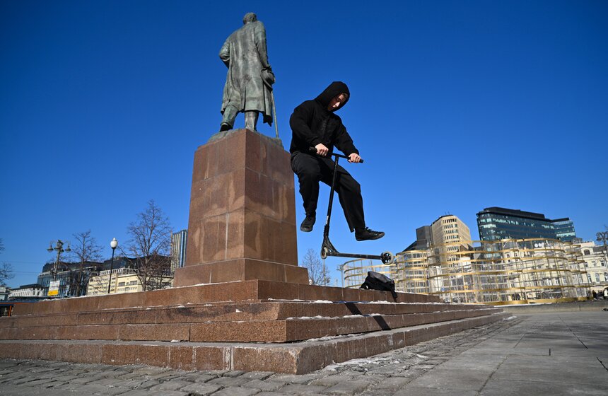 Теплая и солнечная погода пришла в Москву в конце зимы 3 фото