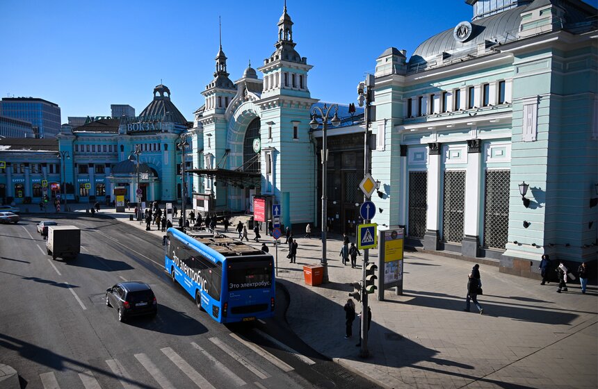Теплая и солнечная погода пришла в Москву в конце зимы 1 фото