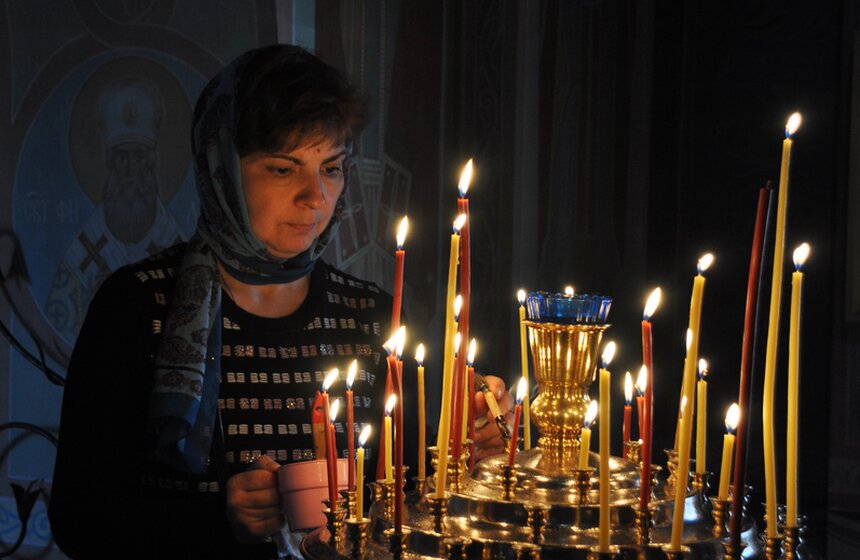 В столичных храмах проходит освящение пасхальных куличей 5 фото