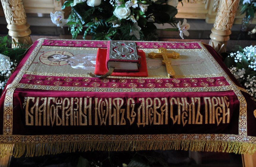 В столичных храмах проходит освящение пасхальных куличей 4 фото