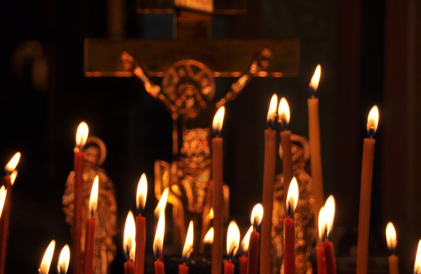 В столичных храмах проходит освящение пасхальных куличей 14 фото