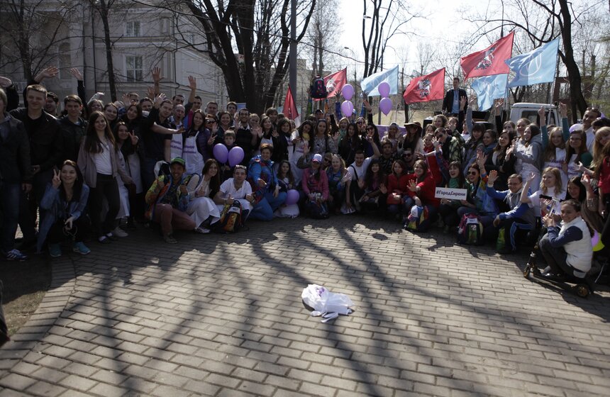 В ЦАО высадили 100 кустов сирени в честь волонтеров Сочи-2014 20 фото