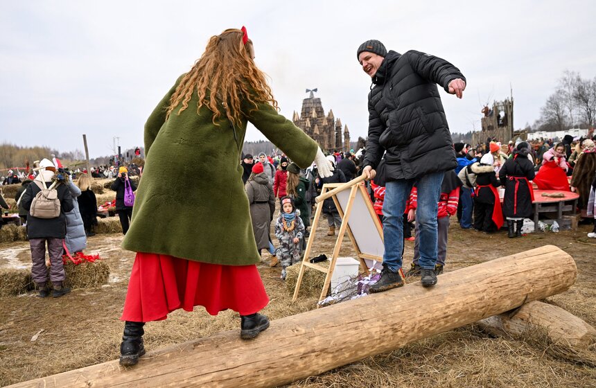 Масленица прошла в арт-парке "Никола-Ленивец" под Калугой 14 фото
