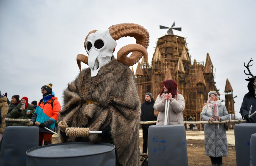 Масленица прошла в арт-парке "Никола-Ленивец" под Калугой 11 фото