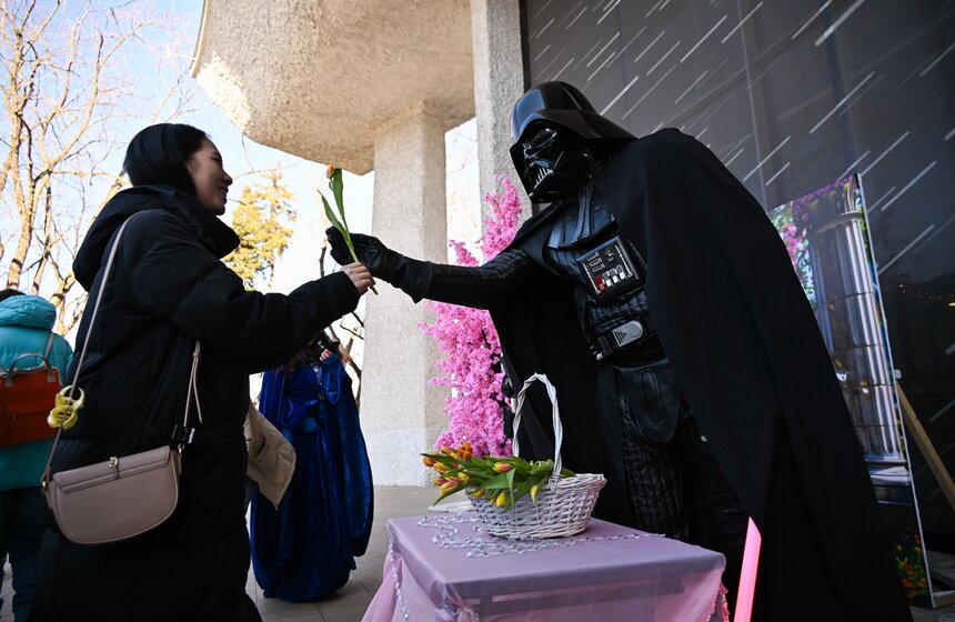 Международный женский день отметили на ВДНХ 13 фото