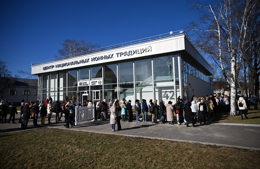 Международный женский день отметили на ВДНХ 9 фото