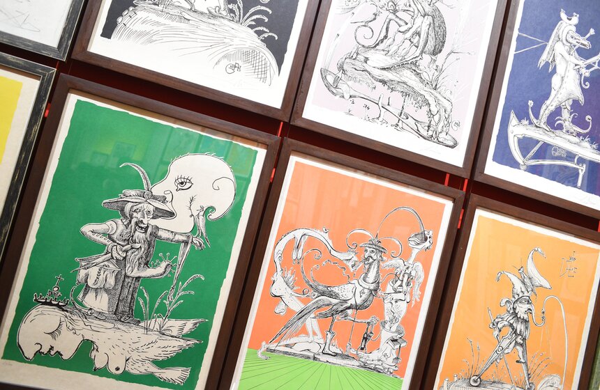 Выставка работ Сальвадора Дали "Женщины-цветы" открылась в саду им Баумана 10 фото