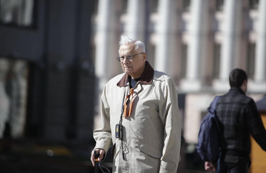 В Москве началась акция "Георгиевская ленточка" 11 фото