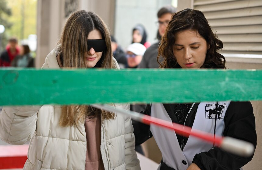 Международный день собак-проводников отметили на Северном речном вокзале 16 фото