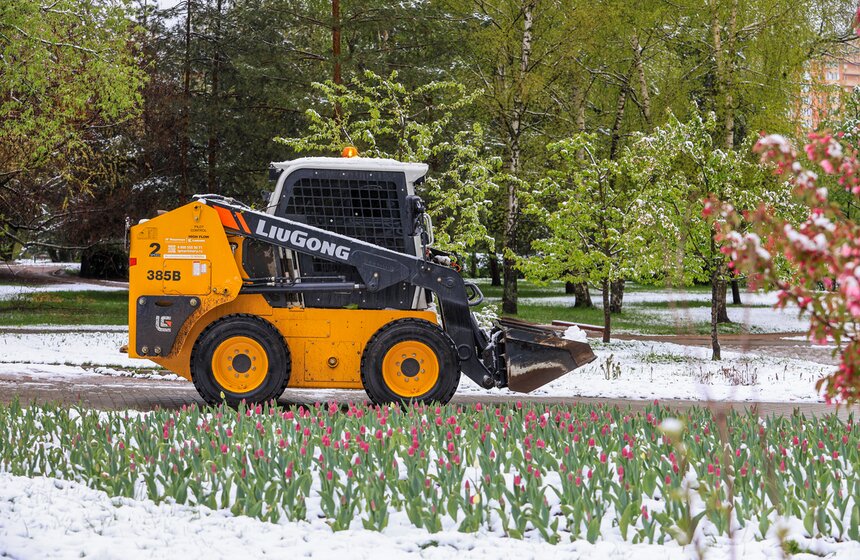 Снегопад накрыл Москву и область в ночь на 2 мая 30 фото