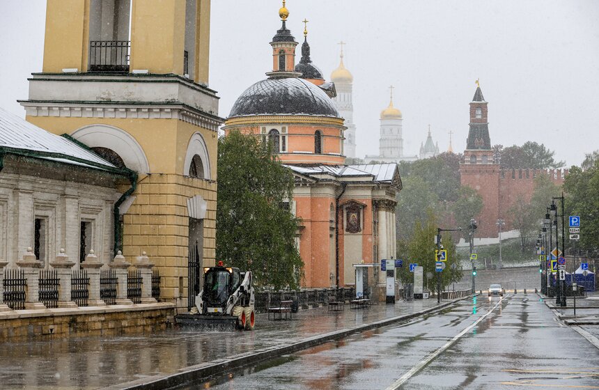 Снегопад накрыл Москву и область в ночь на 2 мая 7 фото