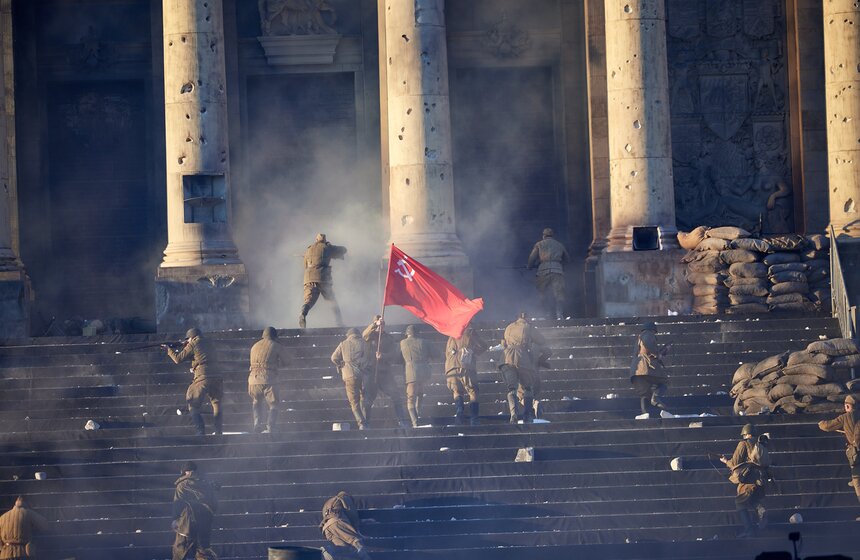 Генеральная репетиция спектакля "Победа! Знамя над Рейхстагом" прошла в "Москино" 21 фото